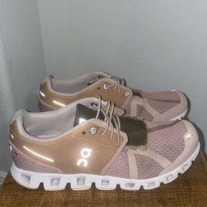 On Running Cloud5 Nude Pink/Olive US 7.5 Women’s